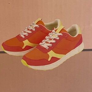 Aldi Serra Ladies Retro Sneaker Size 8 NIB